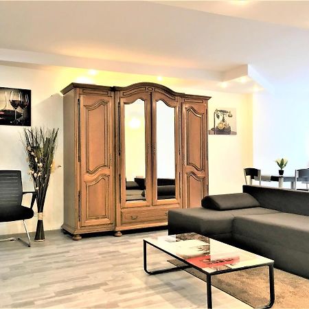 Large Apartment In Ultra-Central Location Brašov Exteriér fotografie