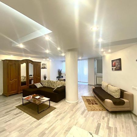 Large Apartment In Ultra-Central Location Brašov Exteriér fotografie