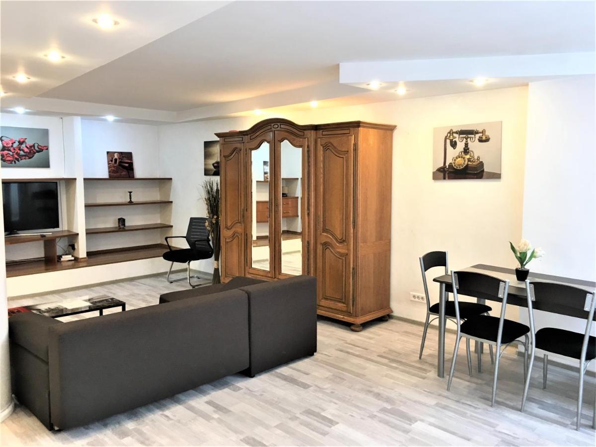 Large Apartment In Ultra-Central Location Brašov Exteriér fotografie