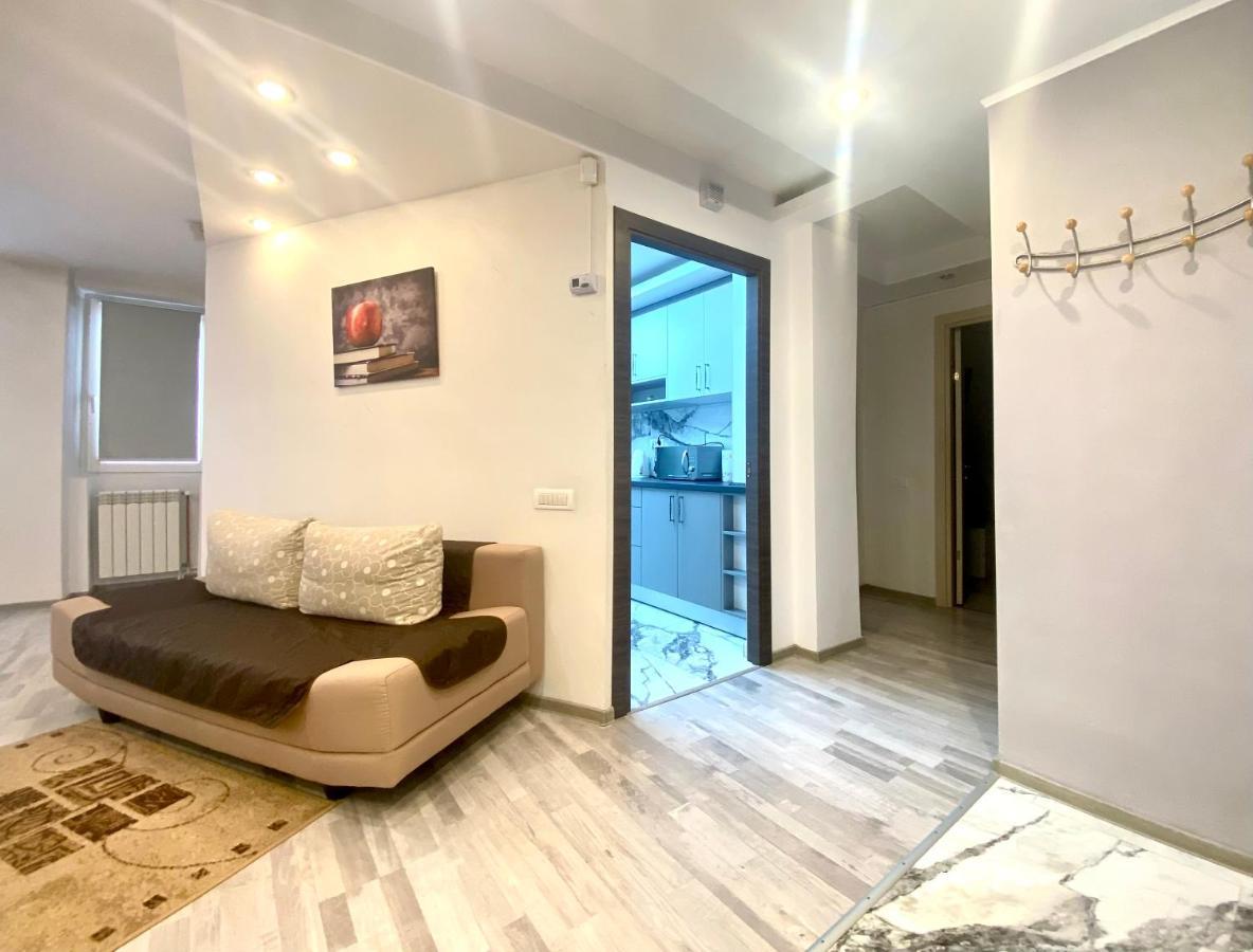 Large Apartment In Ultra-Central Location Brašov Exteriér fotografie